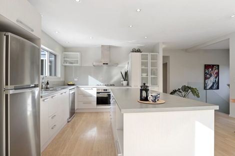 Photo of property in 12 Robertson Street, Raglan, 3225