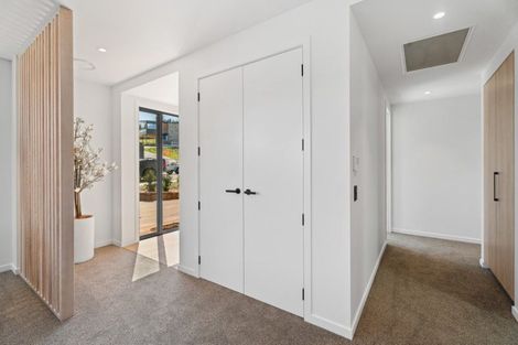 Photo of property in 21 Fenton Avenue, Wanaka, 9305