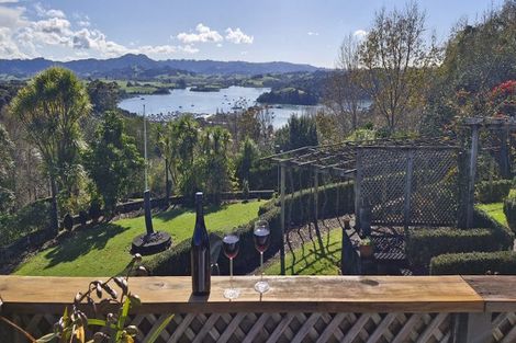 Photo of property in 76 Brick Bay Drive, Sandspit, Warkworth, 0982