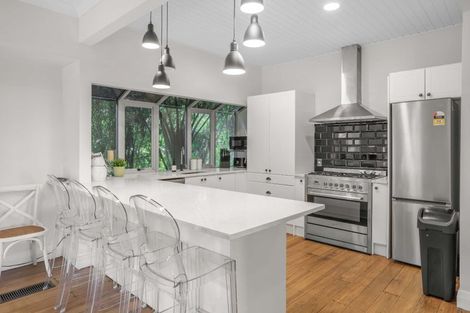 Photo of property in 33 Waitohu Road, York Bay, Lower Hutt, 5013