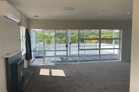 Photo of property in 216a Waddington Drive, Naenae, Lower Hutt, 5011