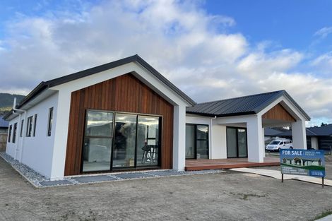 Photo of property in 1 Greenway Crescent, Hope, Richmond, 7020