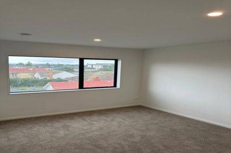 Photo of property in 723a Massey Road, Mangere, Auckland, 2022
