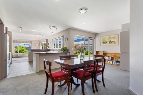 Photo of property in 32 Ashview Place, Rangiora, 7400