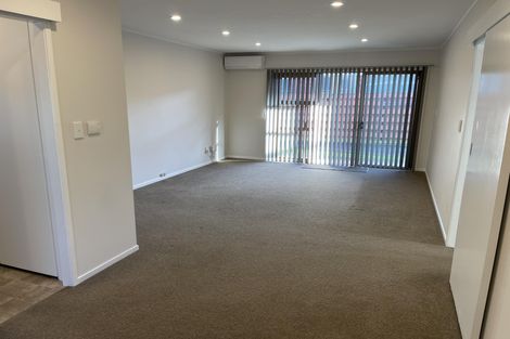 Photo of property in 2/78 Prince Regent Drive, Half Moon Bay, Auckland, 2012