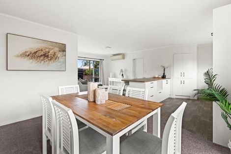 Photo of property in 35 Townshend Crescent, Greenmeadows, Napier, 4112