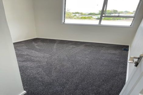 Photo of property in 31 Sequoia Place, Sunnynook, Auckland, 0620