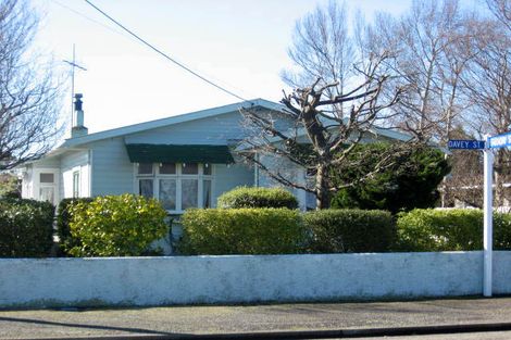 Photo of property in 2 Davy Street, Carterton, 5713