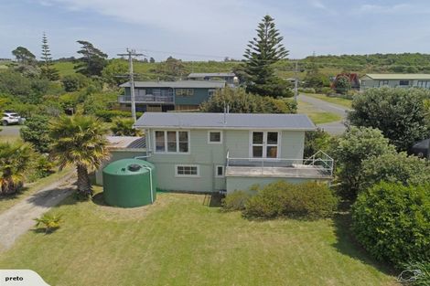 Photo of property in 75 Blue Pacific Parade, Riversdale Beach, Masterton, 5872