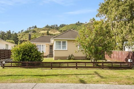 Photo of property in 93 Wood Street, Wainuiomata, Lower Hutt, 5014