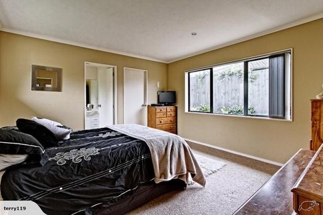 Photo of property in 7 Henry Partington Place, Greenhithe, Auckland, 0632