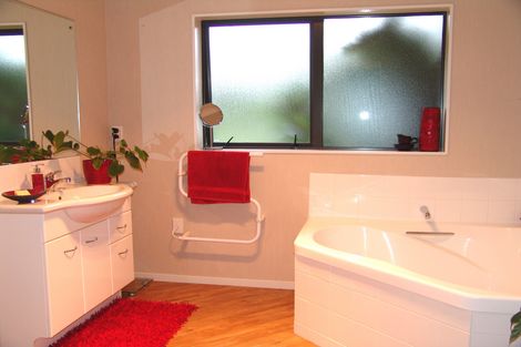 Photo of property in 17 Mangauika Road, Pirongia, Te Awamutu, 3876