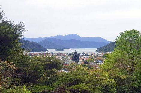 Photo of property in 16 Angle Street, Picton, 7220