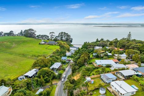 Photo of property in 16 Shelly Beach Road, Shelly Beach, Helensville, 0874