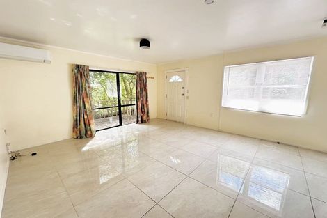 Photo of property in 2/137 Mokoia Road, Birkenhead, Auckland, 0626