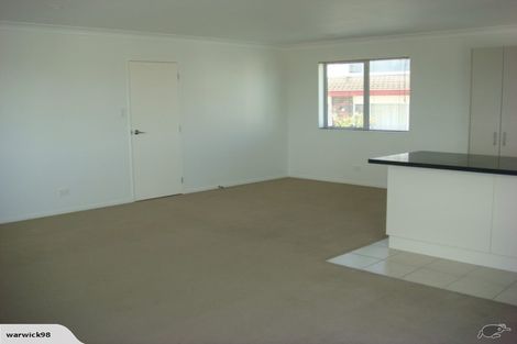 Photo of property in 5b Henry Street, Avondale, Auckland, 1026