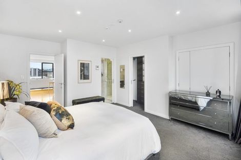 Photo of property in 9d/2 Saint Martins Lane, Grafton, Auckland, 1010