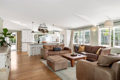 Photo of property in 108 Ladies Mile, Manly, Whangaparaoa, 0930