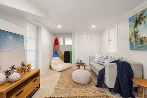 Photo of property in 5 Churchill Road, Murrays Bay, Auckland, 0630