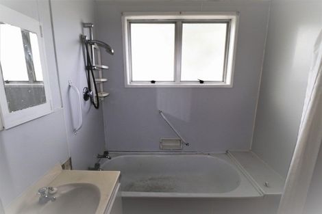 Photo of property in 21 Cross Street, Castlecliff, Whanganui, 4501