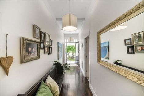 Photo of property in 15 Waterview Road, Stanley Point, Auckland, 0624