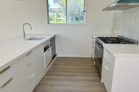 Photo of property in 6 Falla Street, Paraparaumu Beach, Paraparaumu, 5032