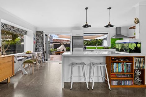 Photo of property in 39 Upham Street, Havelock North, 4130