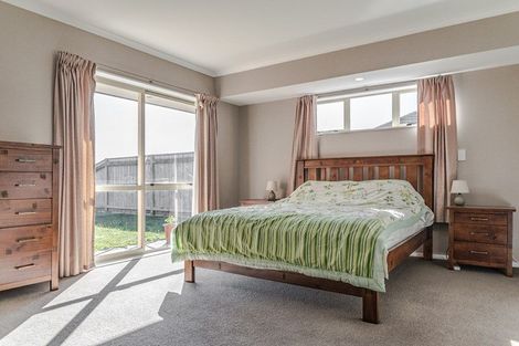 Photo of property in 159 Pacific Drive, Fitzherbert, Palmerston North, 4410