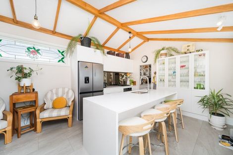 Photo of property in 11 Florence Avenue, Palmerston North, 4414