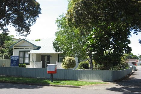Photo of property in 30 College Street, College Estate, Whanganui, 4500