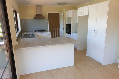 Photo of property in 6 Everglade Drive, Goodwood Heights, Auckland, 2105