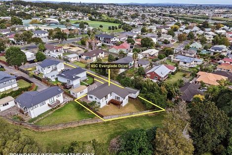 Photo of property in 3/45 Everglade Drive, Goodwood Heights, Auckland, 2105