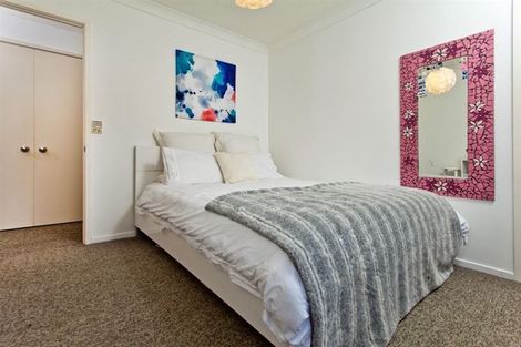 Photo of property in 32 Chadlington Avenue, Henderson, Auckland, 0612