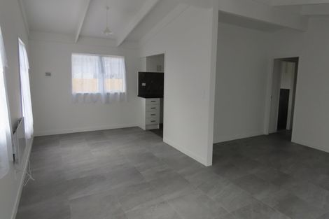 Photo of property in 77 Chichester Drive, Rosehill, Papakura, 2113