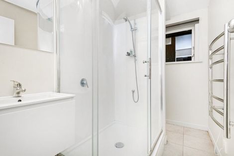 Photo of property in 28 Hollies Crescent, Johnsonville, Wellington, 6037