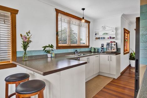 Photo of property in 58 Govett Avenue, Frankleigh Park, New Plymouth, 4310