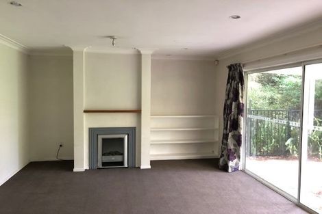 Photo of property in 31 Awaroa Road, Sunnyvale, Auckland, 0612