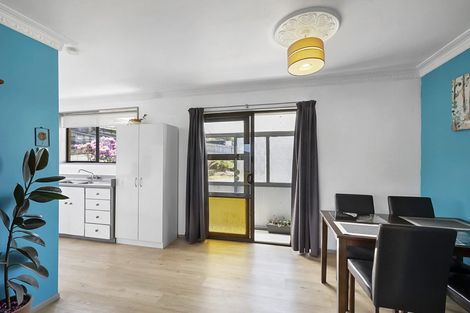 Photo of property in 32a Simons Street, Moturoa, New Plymouth, 4310