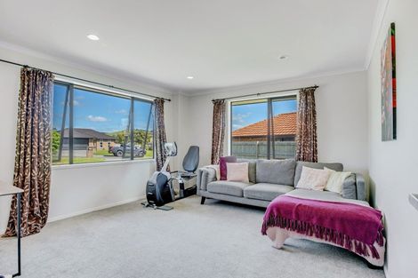 Photo of property in 4 Mooring Close, Haruru, 0204