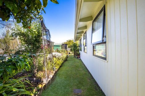 Photo of property in 30 Takiroa Street, Urenui, 4375