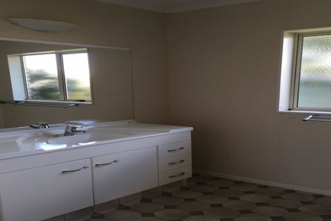 Photo of property in 17 Primrose Place, Papamoa Beach, Papamoa, 3118