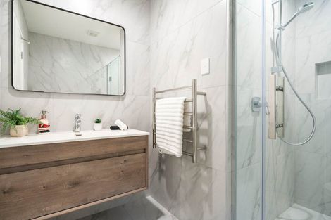 Photo of property in 95c Kervil Avenue, Te Atatu Peninsula, Auckland, 0610