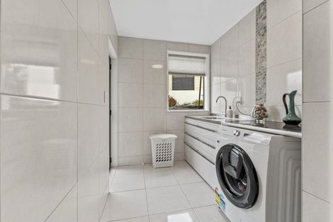 Photo of property in 16 Kamaka Crescent, Bridge Hill, Alexandra, 9320