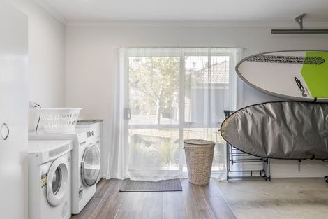 Photo of property in 21b Bonita Avenue, Stanmore Bay, Whangaparaoa, 0932