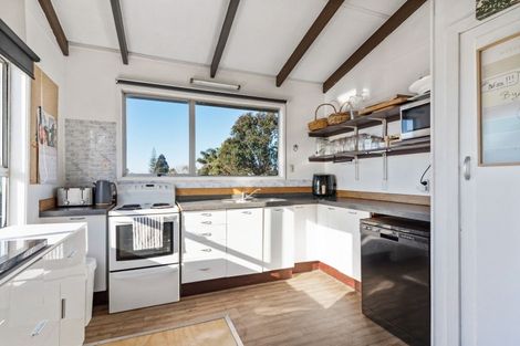 Photo of property in 208 Chartwell Avenue, Whangamata, 3620