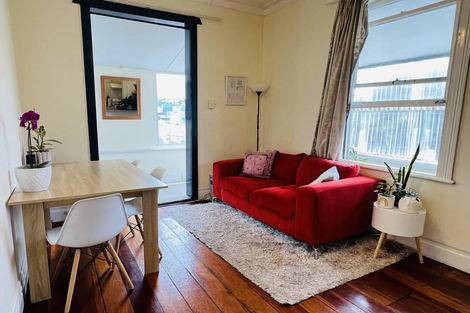 Photo of property in 54 Pirie Street, Mount Victoria, Wellington, 6011
