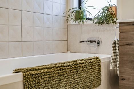 Photo of property in 10 Walter Merton Road, Hobsonville, Auckland, 0616