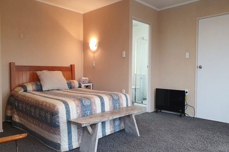 Photo of property in 36 Jade Avenue, Pakuranga Heights, Auckland, 2010