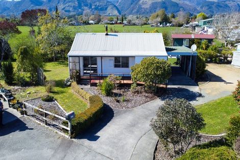Photo of property in 108 Commercial Street, Takaka, 7110