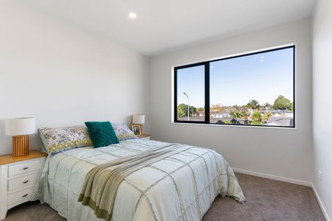 Photo of property in 16a Meadway, Sunnyhills, Auckland, 2010